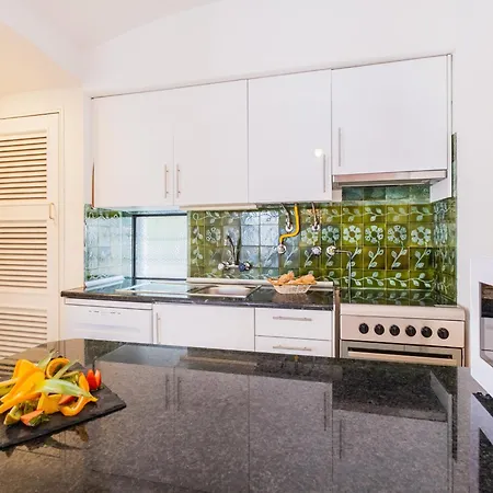 Holiday Home In Albufeira Near Praia Da Oura * البوفيرا